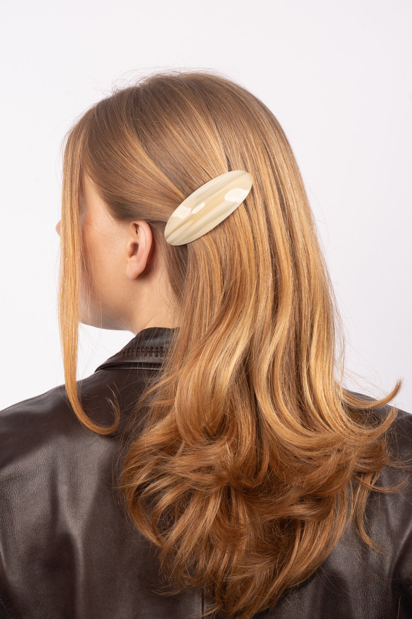 Oval bone clip - Ivory